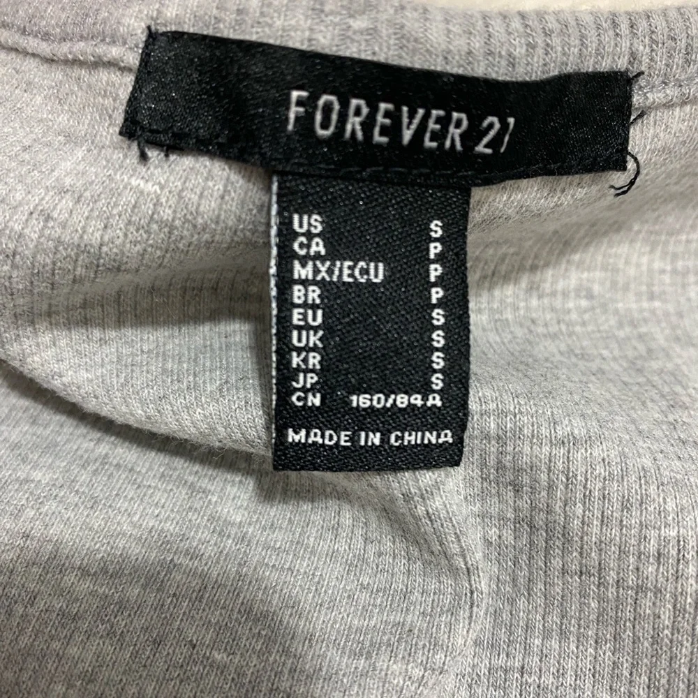 Forever 21 - crop top - Picture 3 of 3